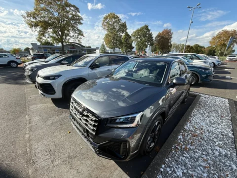 Audi Q2 — Общий вид автомобиля спереди Audi Q2: общий вид автомобиля спереди