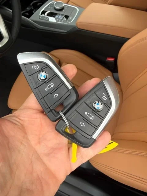 BMW 218 — Два автомобильных ключа BMW BMW 218: два автомобильных ключа BMW