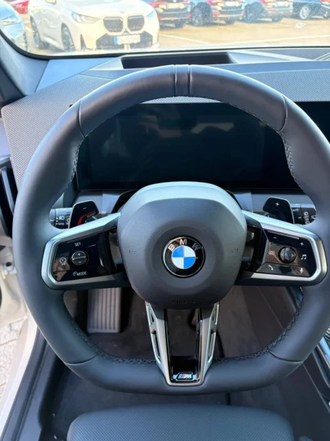BMW X3 — Многофункциональное рулевое колесо BMW M BMW X3: многофункциональное рулевое колесо BMW M