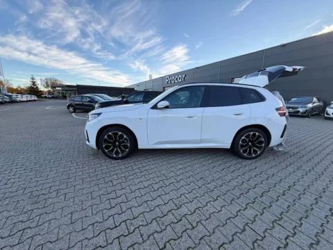 BMW X3 — Левая сторона кузова в профиль BMW X3: левая сторона кузова в профиль