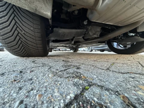BMW X3 — Рычаги задней подвески и участок выхлопной трубы BMW X3: рычаги задней подвески и участок выхлопной трубы