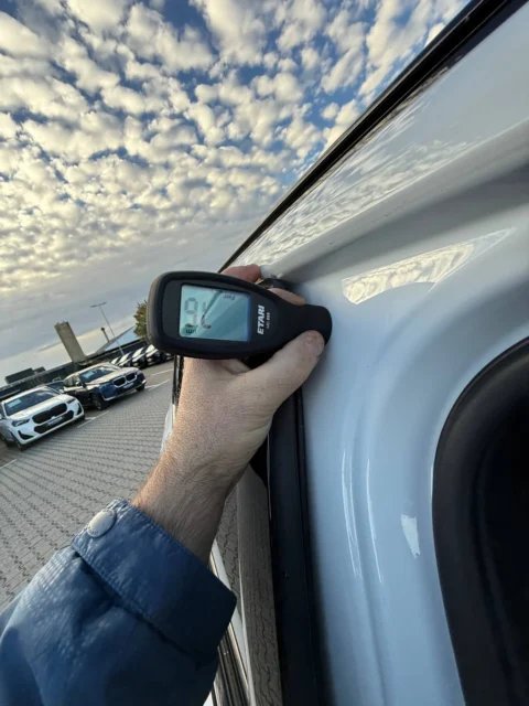BMW X3 — Контроль верхней кромки открытого дверного проёма BMW X3: контроль верхней кромки открытого дверного проёма