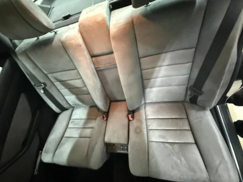 Mercedes-Benz 560 SEL — Задний диван и ремни безопасности Mercedes-Benz 560 SEL Mercedes-Benz 560 SEL: задний диван и ремни безопасности Mercedes-Benz 560 SEL