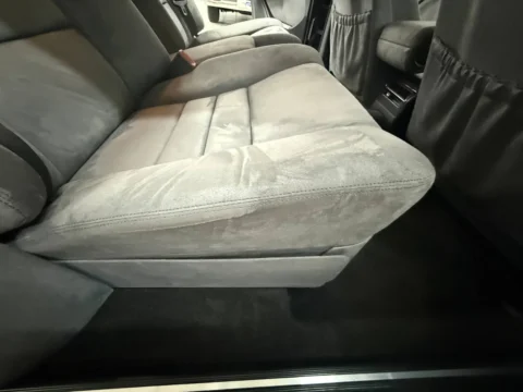 Mercedes-Benz 560 SEL — Подушка заднего сиденья и пространство для ног Mercedes-Benz 560 SEL: подушка заднего сиденья и пространство для ног
