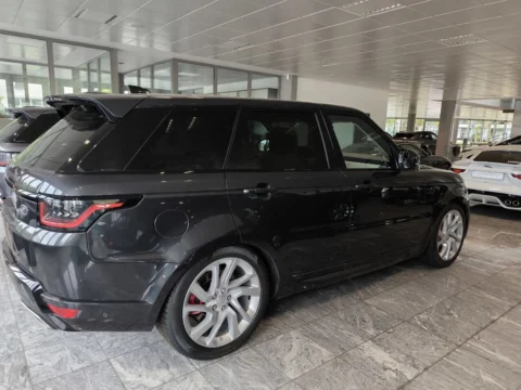 Range Rover Sport — Задний боковой ракурс кузова Range Rover Sport: задний боковой ракурс кузова