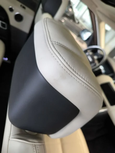 Range Rover Sport — Боковая часть подголовника переднего сиденья Range Rover Sport: боковая часть подголовника переднего сиденья