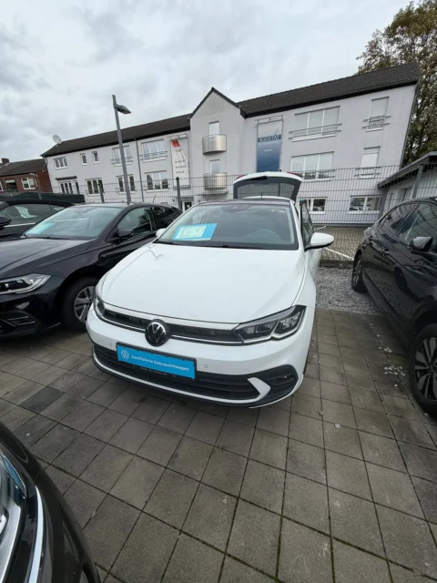 Volkswagen Polo — Автоподбор в Германии: фронтальный обзор Volkswagen Polo Volkswagen Polo: автоподбор в Германии: фронтальный обзор Volkswagen Polo