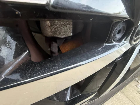 Volkswagen Polo — Суппорт и внутренняя поверхность обода Volkswagen Polo: суппорт и внутренняя поверхность обода