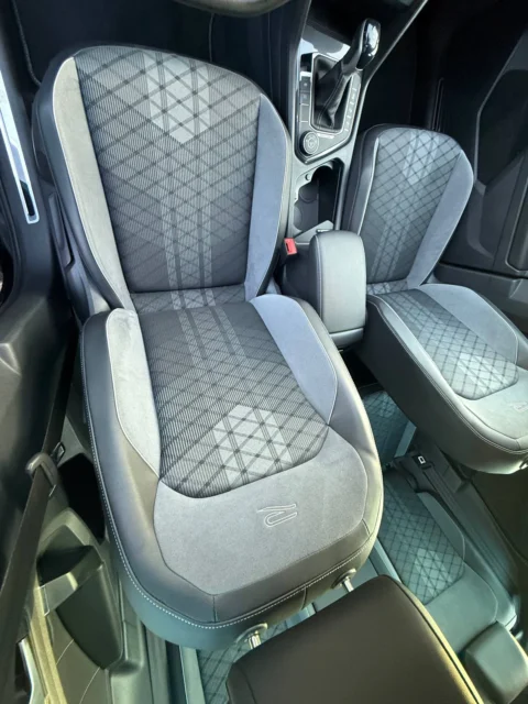 Volkswagen Tiguan — Спинка и подушка переднего кресла, общий вид Volkswagen Tiguan: спинка и подушка переднего кресла, общий вид